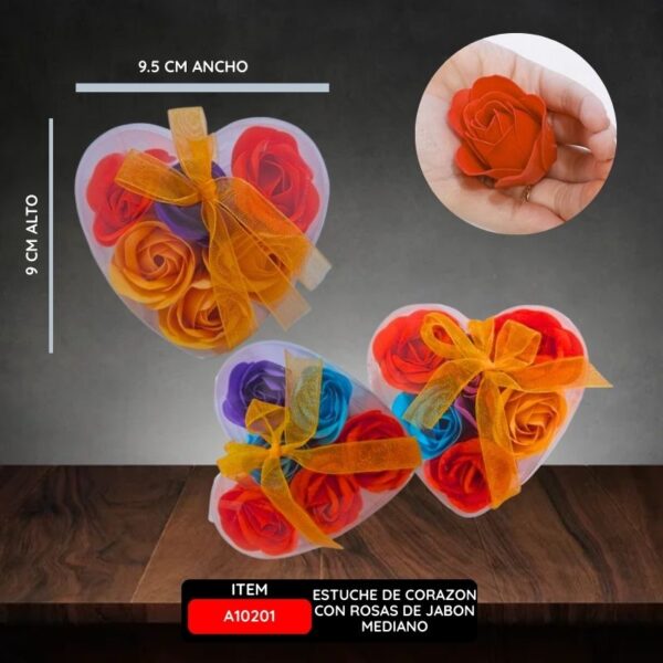ESTUCHE DE CORAZON CON ROSAS DE JABON MEDIANO
